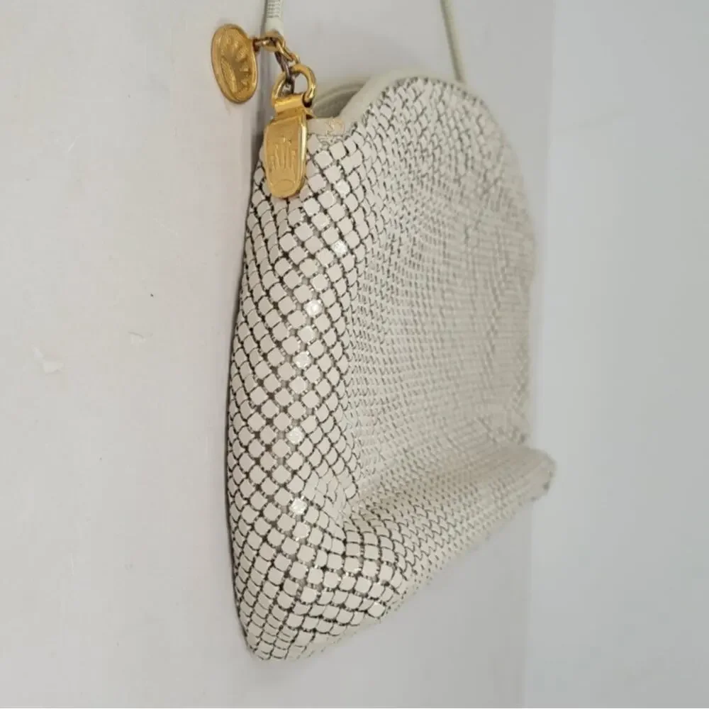 La Regale Vintage 70s Off White Mesh Chainmail Omega Chain Crossbody Bag Handbag